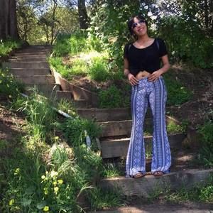 Meet your Posher, Cassandra